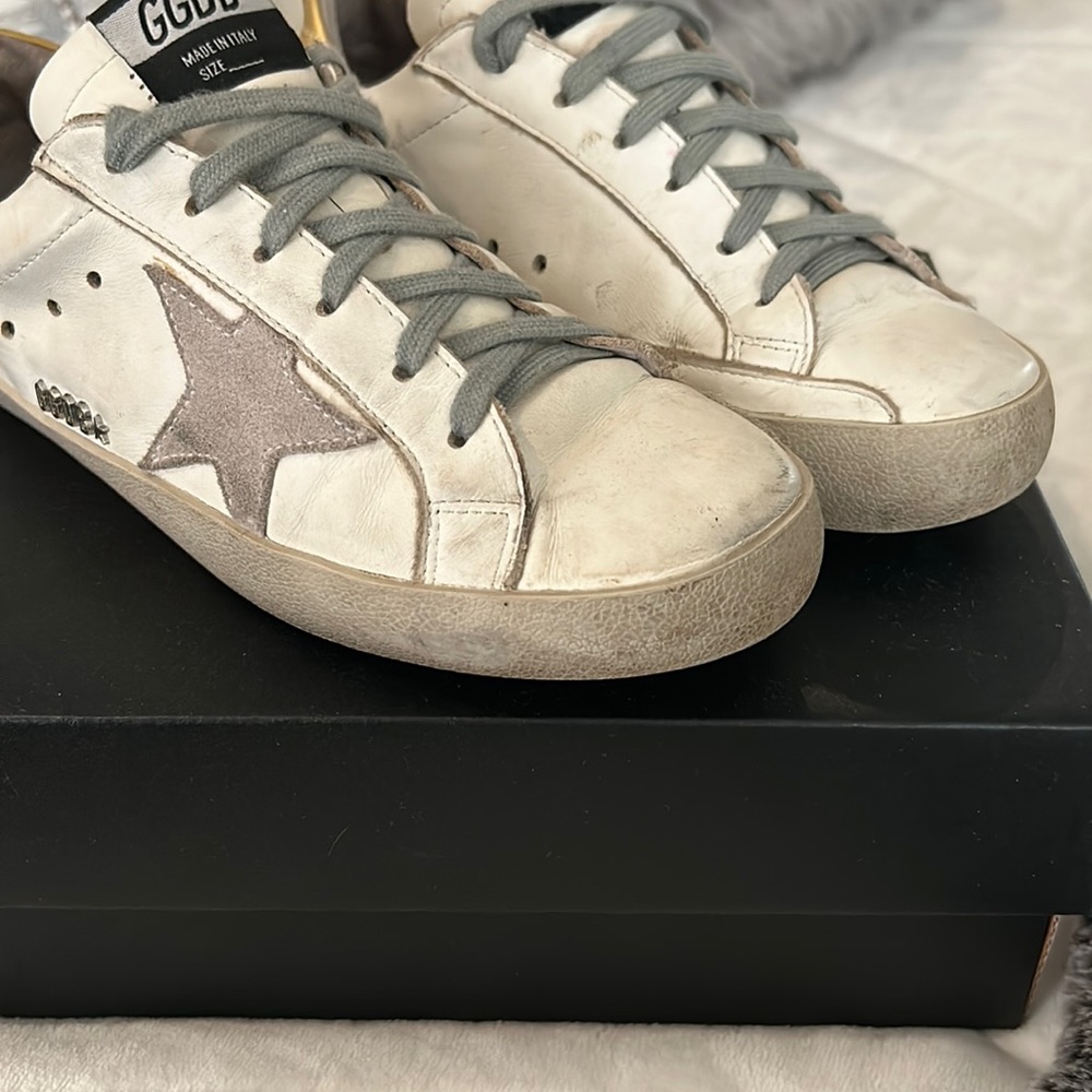 **🥳🥳 12 hour SALEEEE**. Star sneakers similar to Golden G brand